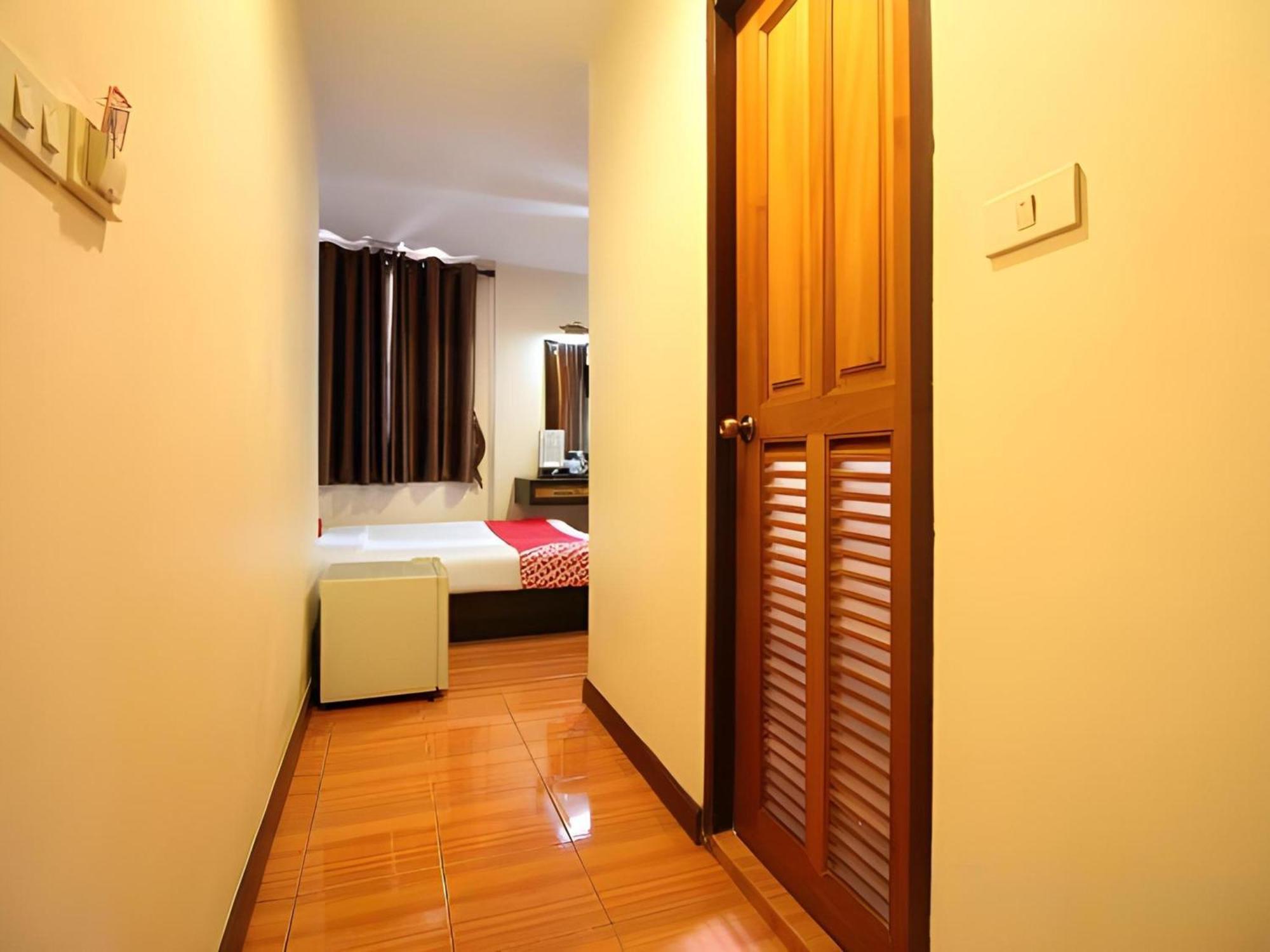 Pannee Lodge Khaosan - Sha Plus Bangkok Exterior photo